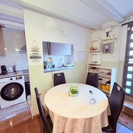 Stunning Flat For 6 People 3 Blocks From The Beach Plus Welcome Breakfast Barcelona Eksteriør billede