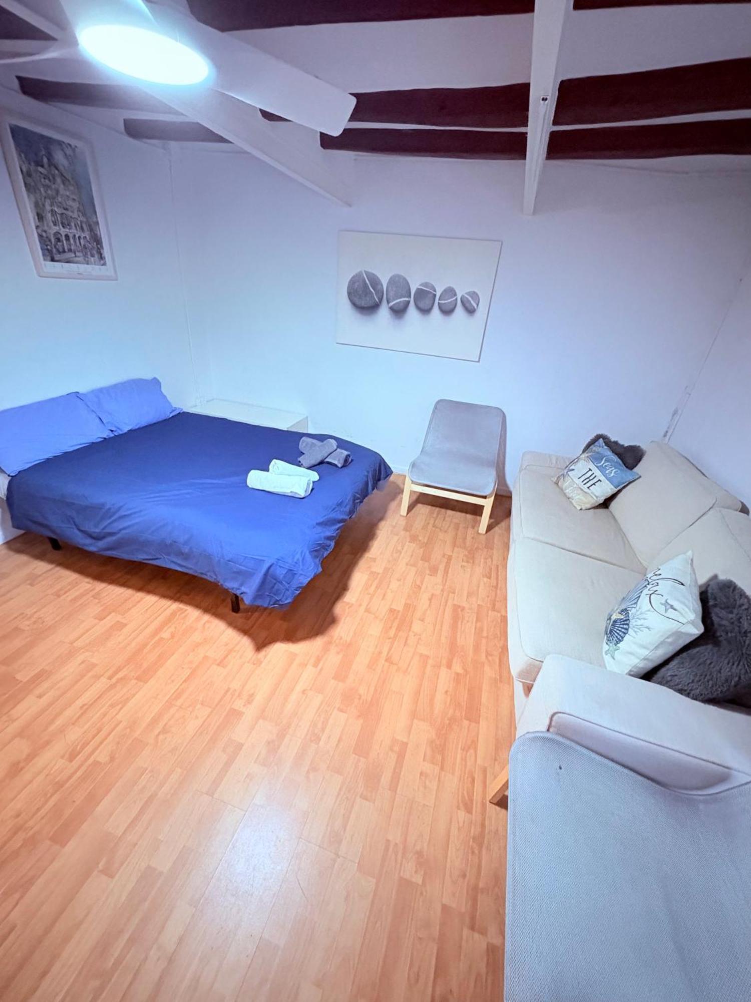 Stunning Flat For 6 People 3 Blocks From The Beach Plus Welcome Breakfast Barcelona Eksteriør billede