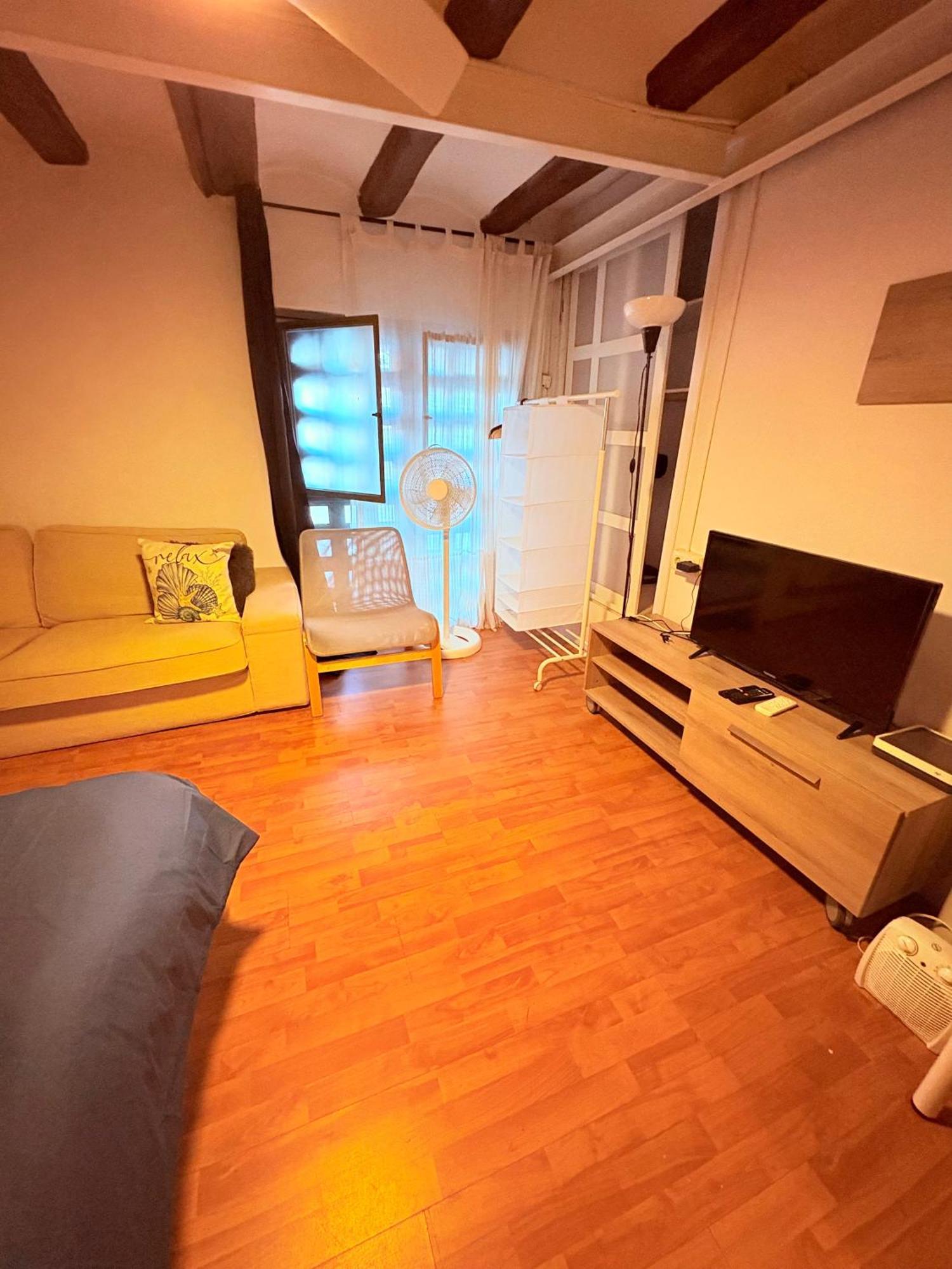 Stunning Flat For 6 People 3 Blocks From The Beach Plus Welcome Breakfast Barcelona Eksteriør billede