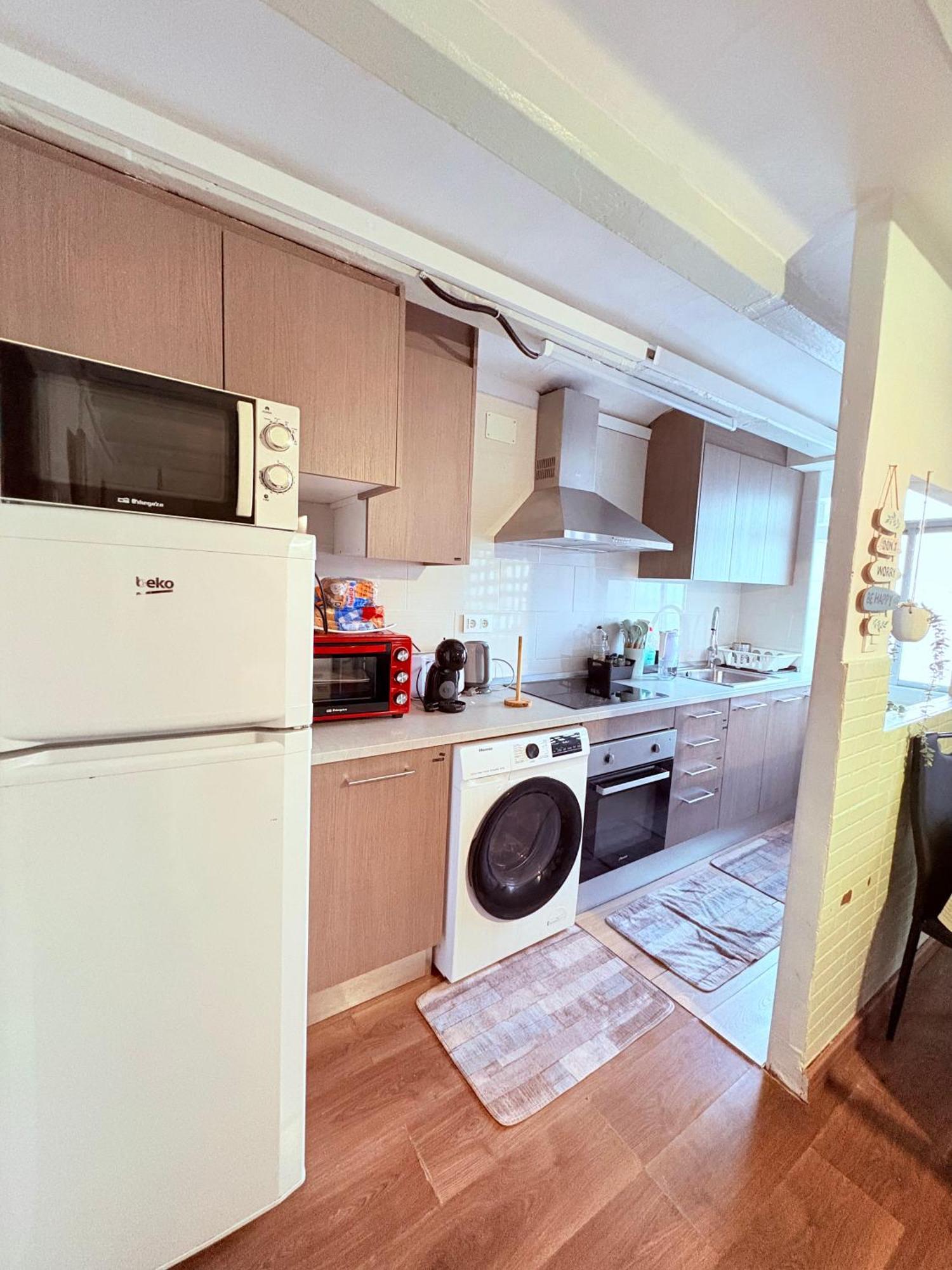 Stunning Flat For 6 People 3 Blocks From The Beach Plus Welcome Breakfast Barcelona Eksteriør billede