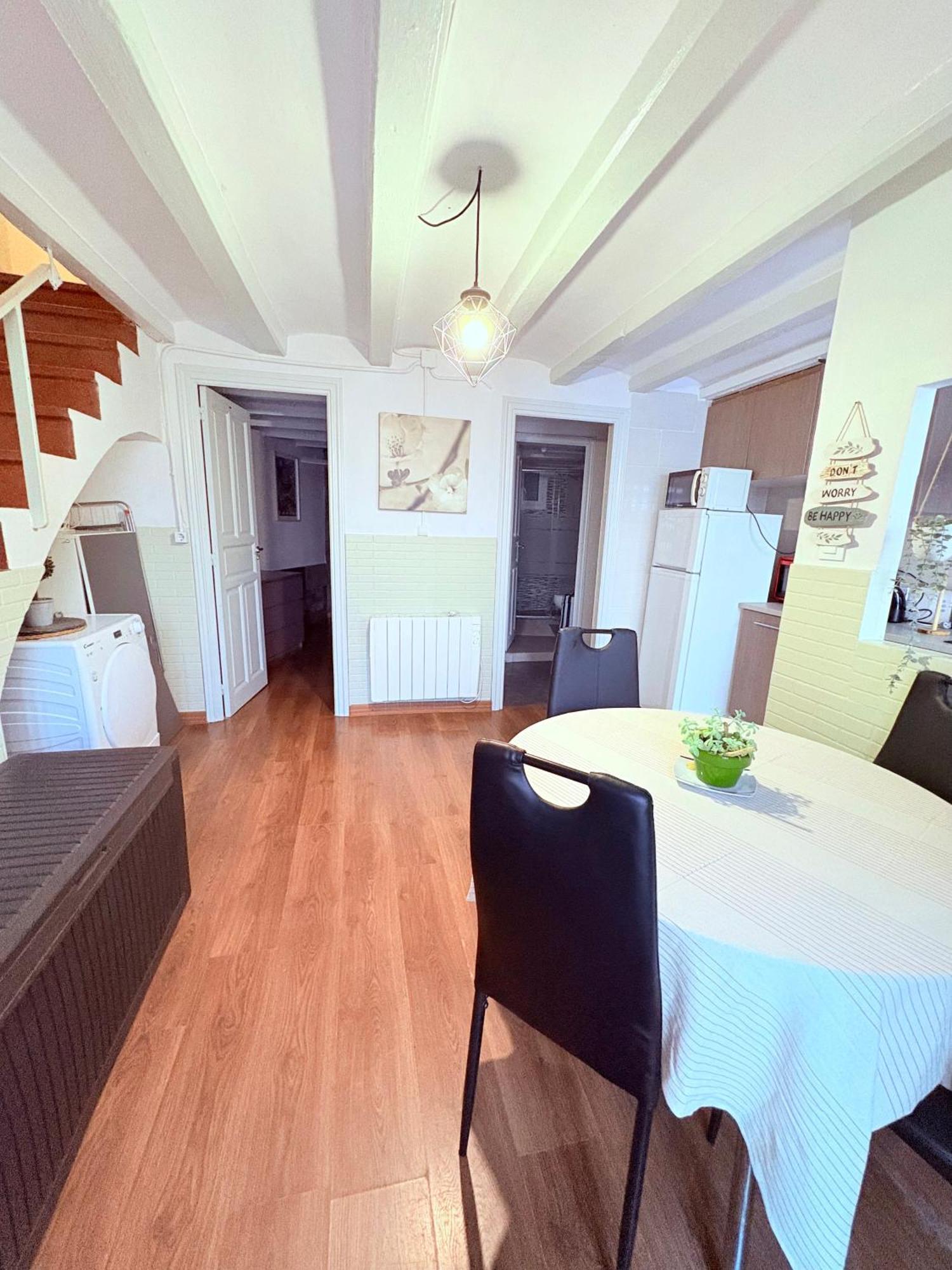 Stunning Flat For 6 People 3 Blocks From The Beach Plus Welcome Breakfast Barcelona Eksteriør billede