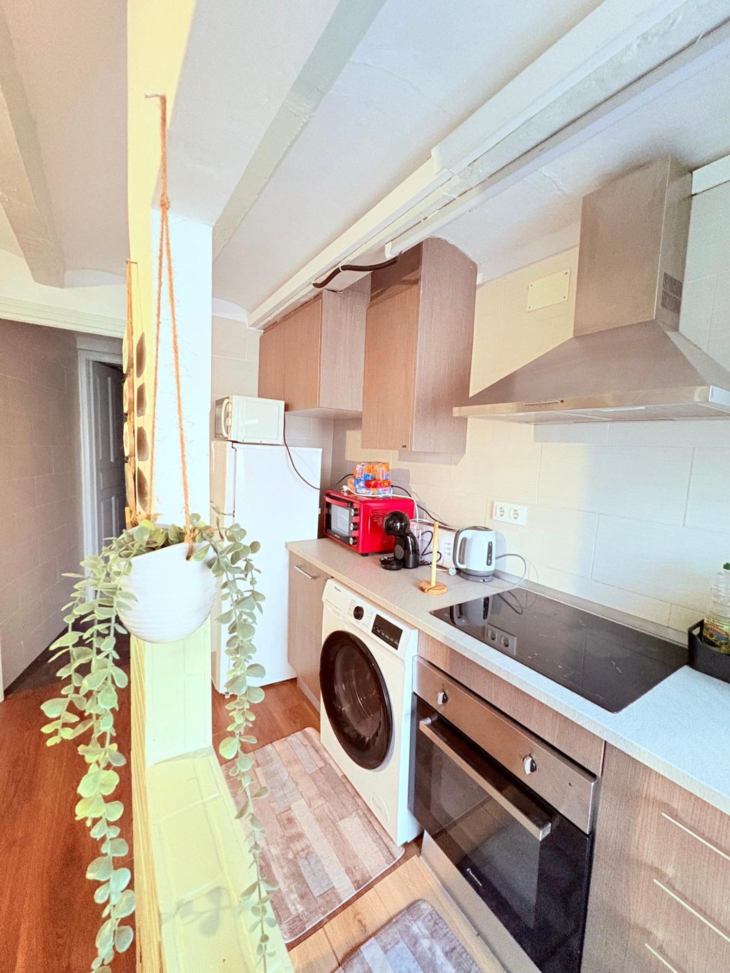 Stunning Flat For 6 People 3 Blocks From The Beach Plus Welcome Breakfast Barcelona Eksteriør billede