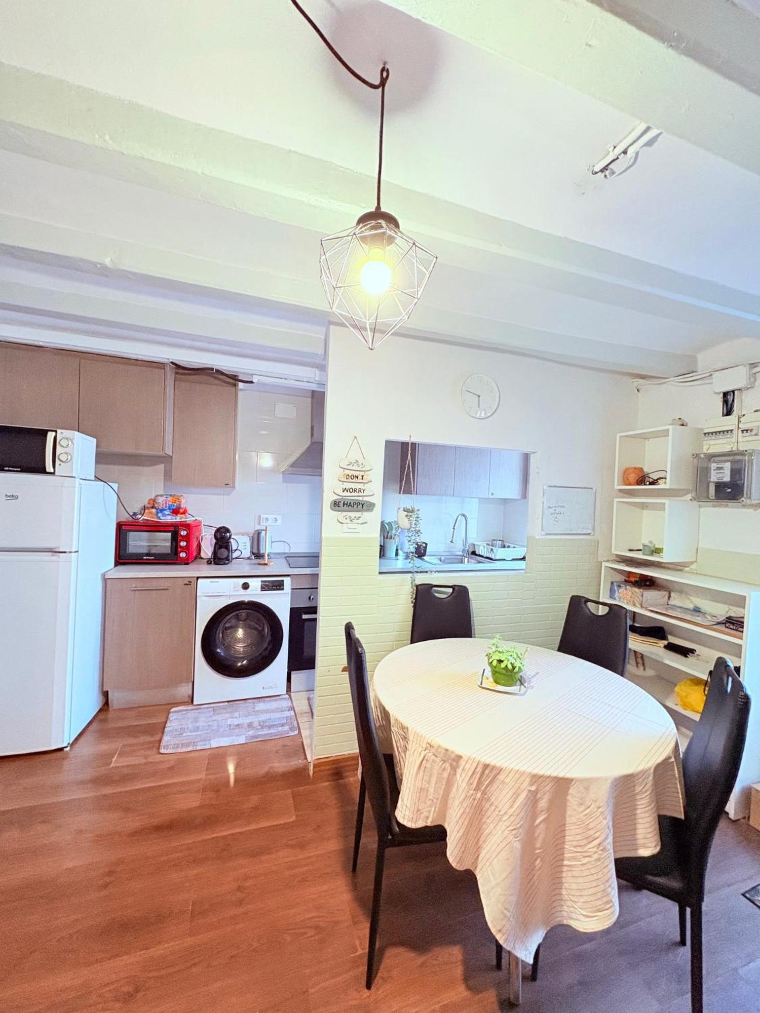 Stunning Flat For 6 People 3 Blocks From The Beach Plus Welcome Breakfast Barcelona Eksteriør billede